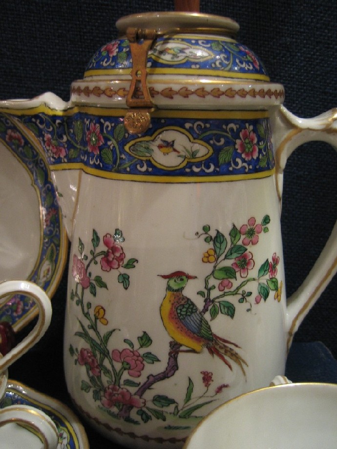 Ancien Chocolatier Porcelaine Française Années 1930 - Avec Moussoir En Bois